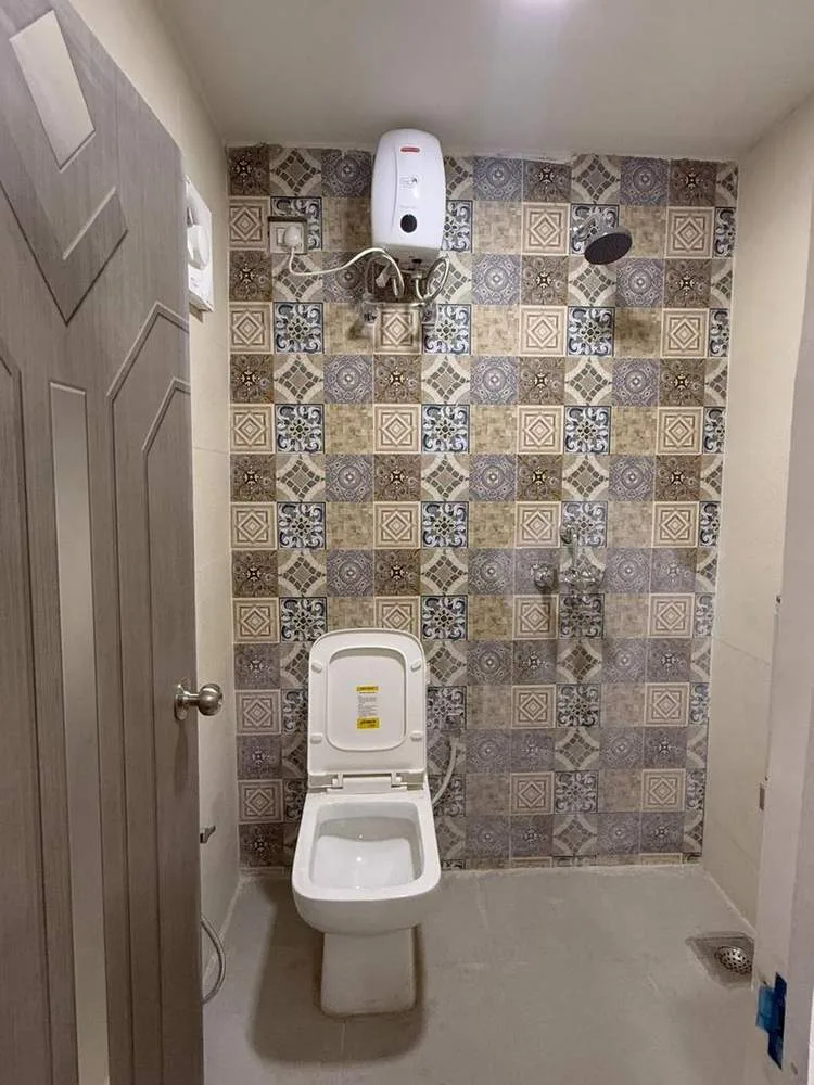 Guest bathroom at Half Orange Hostel